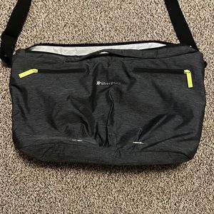 Sherpani Travel/Gym Gray Gortex Duffle Bag
